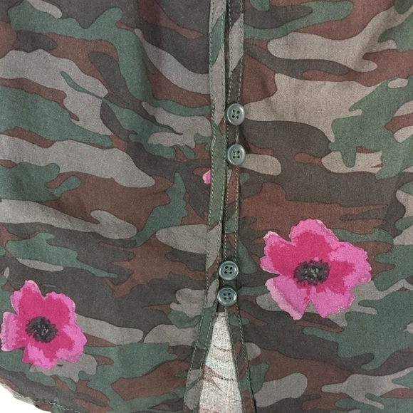 Beach Lunch Lounge Camo Floral Button Up Top Large Elastic Wrist Viscose Shirt - Picture 6 of 14